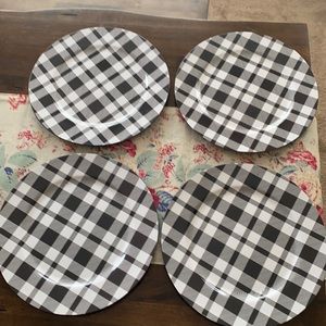 Set of 4 Black and White Plaid Plate Chargers